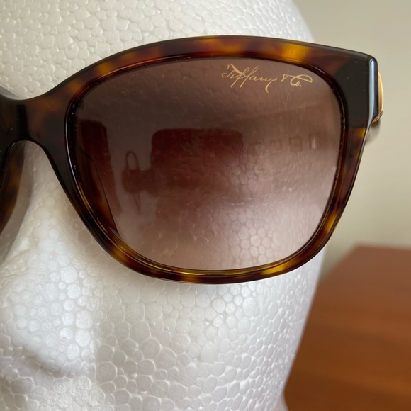 Tiffany & Co Tortoise Sunglasses With Tiffany Case - Picture 6 of 16